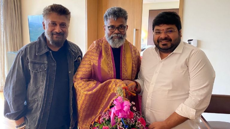कुछ ऐसा जो बदल देगा भारतीय सिनेमा का चेहरा… ‘द कश्मीर फाइल्स’ और ‘पुष्पा’ के निर्देशकों ने मिलाया हाथ, ‘कार्तिकेय 2’ बनाने वाले अभिषेक अग्रवाल करेंगे प्रोड्यूस