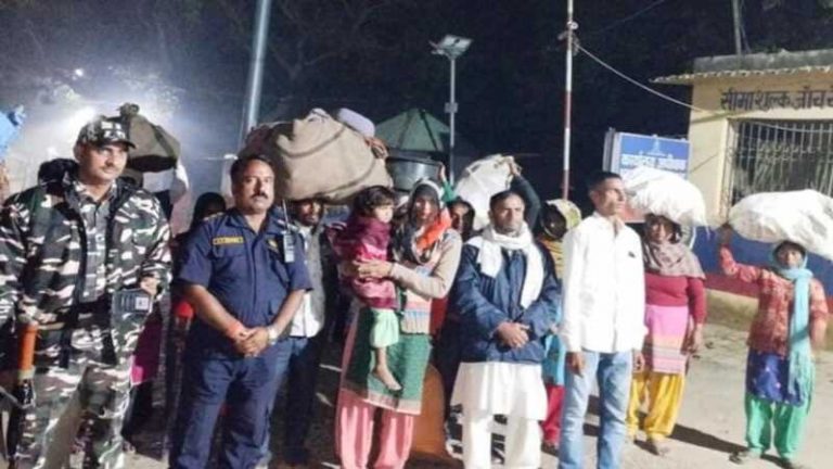 नेपाल में बंधक बनाए गए 38 भारतीय वापस देश लौटे: जबरन भट्ठे पर करवाया जा रहा था काम, महिलाएँ और बच्चे भी कैद थे
