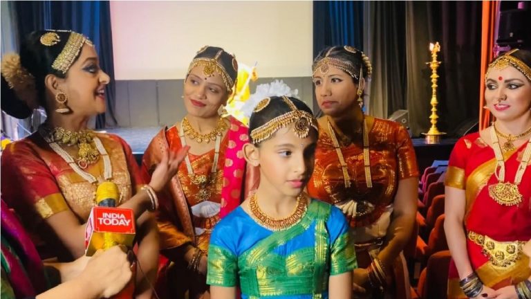 ‘इंडिया में मिलता है घर-परिवार, मुझे वहाँ जाना पसंद है’ : ब्रिटेन में PM ऋषि की बेटी ने जाहिर किया भारत प्रेम, लंदन में ‘कुचिपुड़ी’ डांस दिखाया