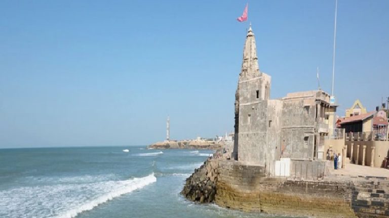 भगवान कृष्ण की भूमि और हिन्दुओं के तीर्थ स्थल पर मस्जिद-मजारें… सबको ढाह दिया: 1 लाख वर्ग फुट जमीन कब्जे से मुक्त