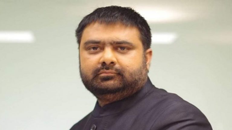 पत्रकार दीपक चौरसिया के खिलाफ जारी हुआ गिरफ़्तारी वॉरंट, अदालत ने नहीं मानी ‘मेडिकल समस्याओं’ वाली दलील: बॉन्ड भी किया रद्द