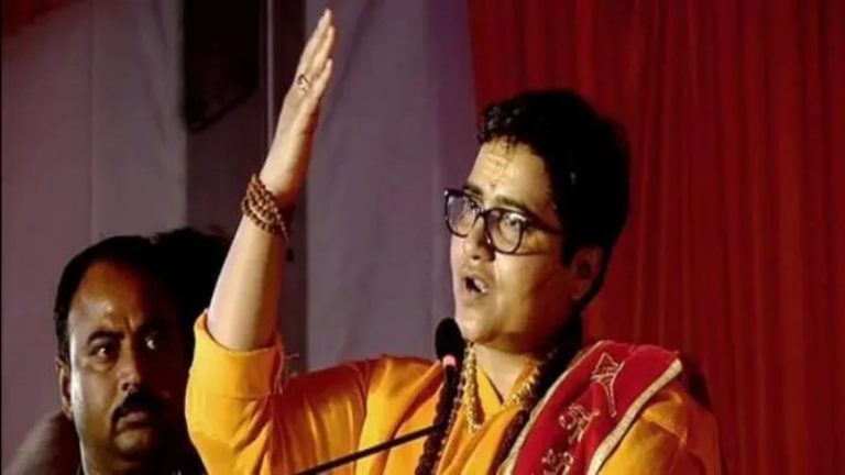 ‘आत्मरक्षा के लिए हिंदू घरों में सब्जी काटने वाले चाकू को तेज कराकर रखें’: भाजपा सांसद साध्वी प्रज्ञा के बयान पर कॉन्ग्रेस ने कर्नाटक में दर्ज कराई FIR
