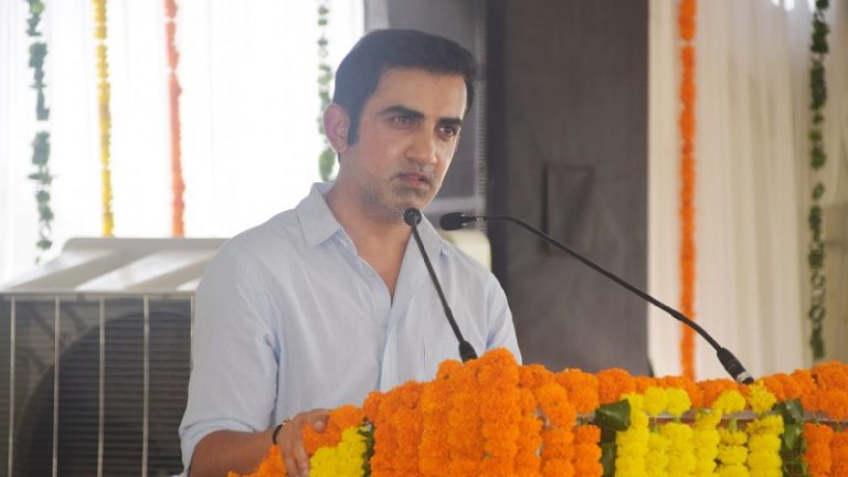 दिल्ली में अब गौतम गंभीर बनाम अरविंद केजरीवाल? पूर्व क्रिकेटर के क्षेत्र में 61% सीटों पर BJP का कब्ज़ा, लोग बोले – बड़ी जिम्मेदारी सौंपे पार्टी नेतृत्व