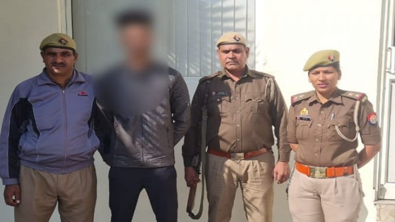 खुद को बताया था ‘आशीष ठाकुर’, निकला हसीन सैफी: उत्तराखंड को युवती को फाँस कर कई बार बनाए शारीरिक सम्बन्ध, वीडियो से कर रहा था ब्लैकमेल