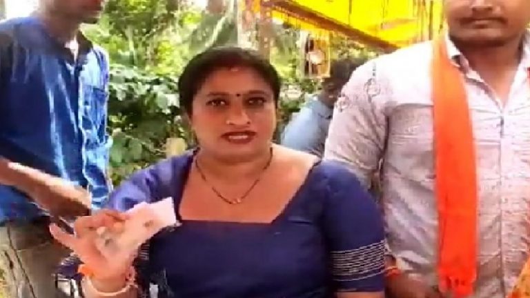 कर्नाटक के हरिहर सुब्रमण्यम मंदिर में न हों मुस्लिमों की दुकान: फर्जी ID पर कर रहे व्यापार, सच खुलने पर प्रतिबंध लगाने की माँग