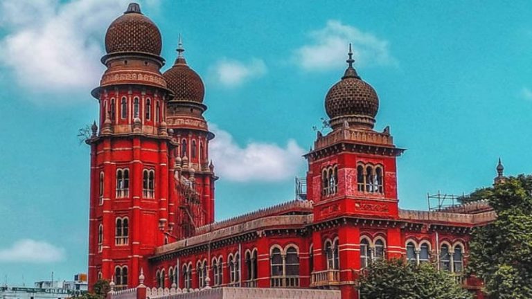 ‘मंदिर की जमीन पर शव दफनाने की अनुमति नहीं’: मद्रास हाईकोर्ट ने दिया अतिक्रमण हटाने का निर्देश