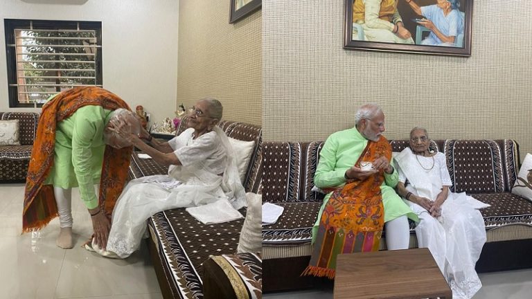 पाँव छुए, साथ बैठ कर पी चाय… मतदान करने से 1 दिन पहले माँ हीराबेन के चरणों में PM मोदी: अंतिम चरण में 93 सीटों पर होनी है वोटिंग