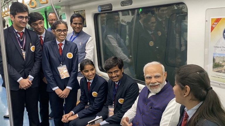 बाल ठाकरे के नाम पर 700 km लंबा एक्सप्रेसवे, AIIMS, देश का छठा ‘वन्दे भारत’ ट्रेन, मेट्रो… नागपुर में PM मोदी ने महाराष्ट्र को दिए कई सौगात, छात्रों से भी मिले