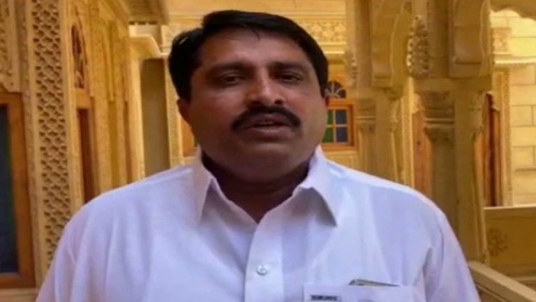 महिला के साथ आपत्तिजनक अवस्था में राजस्थान के मंत्री सालेह मोहम्मद? वीडियो वायरल होने के बाद BJP की माँग – पार्टी से बाहर करे कॉन्ग्रेस