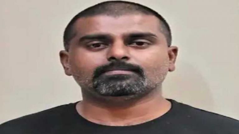 ‘दोस्तों को बुलाता, मुझसे सेक्स करवाता’ : कर्नाटक में नशेड़ी जॉन पर इंजीनियर पत्नी ने लगाया आरोप, बोली- ‘वो मेरी अश्लील Video देख खुश होता था’