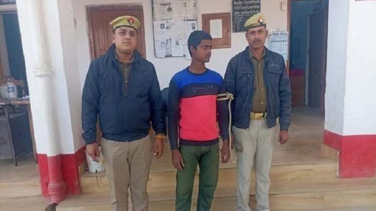 जमीन पर पटक कर पीटा, हाथ-पाँव बाँध मुँह में ठूँसे कपड़े, फिर गंजा कर दिया: शौहर अज़हरुद्दीन ने बीवी सीमा देवी को दी ‘सज़ा’, खाने में निकल गया था बाल