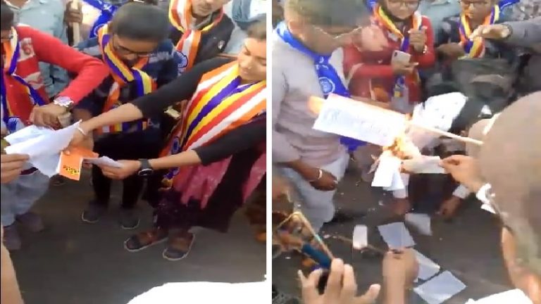 प्रोग्राम बौद्ध दीक्षा का, जलाए हिंदू धर्म ग्रंथ: राजस्थान के बाड़मेर का Video वायरल, भरतपुर के सामूहिक विवाह में भी दिलाई थी हिंदू विरोधी शपथ