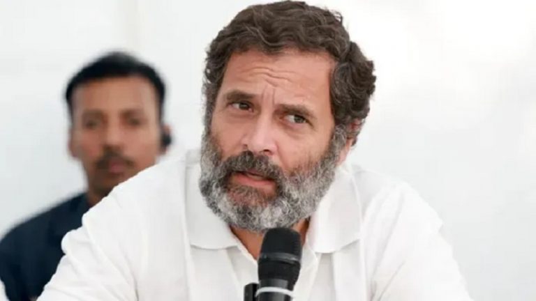 विजय दिवस का दिन, भारत की मिट्टी और भारत की सेना का अपमान: चीन का यह ‘एजेंट’ राष्ट्रद्रोही नहीं तो और क्या है