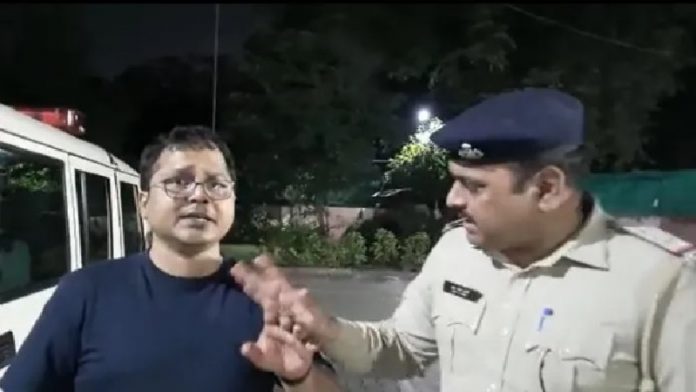 साकेत गोखले