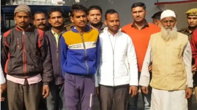अब्बू, दादा और 3 चाचाओं ने मिल कर 9 साल की बच्ची को मार डाला, वो तड़पती रही-ये वीडियो बनाते रहे: पड़ोसियों को फँसाने के लिए रची थी साजिश
