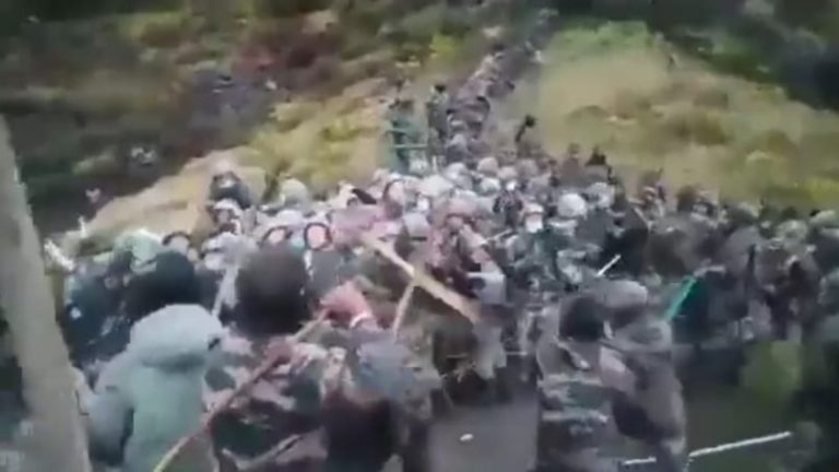 भारतीय सैनिकों ने दनादन बरसाई लाठियाँ, भागी दुश्मन फौज: तवांग का बताया जा रहा Video, क्या सच में 9 दिसंबर को ऐसे ही कूटे गए चीनी