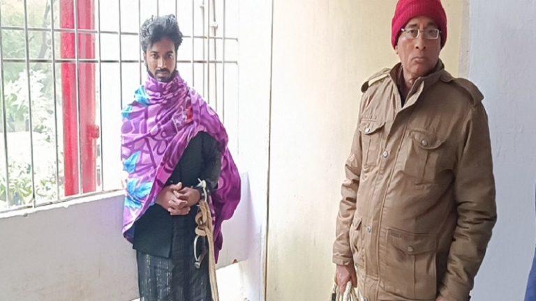 मदरसे में तालीम लेने आई नाबालिग, Video बना ब्लैकमेल कर रहा था मौलवी शहादत हुसैन: गिरफ्तार, दावा- मोबाइल में हजारों अश्लील फोटो मिले