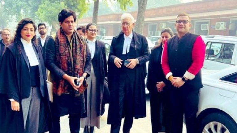 सरकारी जमीन पर कब्जे में कॉन्ग्रेसी हाथ: विधायक माँ ने ‘गफूर बस्ती’ को दी थी सुविधाएँ, अब MLA बेटा पहुँचा सुप्रीम कोर्ट