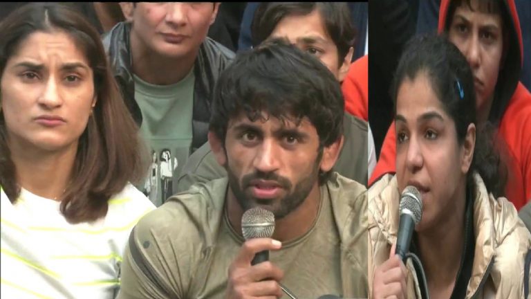 ‘केंद्र सरकार से शिकायत नहीं, वो करती है हमारा सपोर्ट’: खेल मंत्रालय के साथ पहलवानों की बैठक बेनतीजा, कहा – जब तक नहीं हटेंगे WFI अध्यक्ष, जारी रहेगा धरना