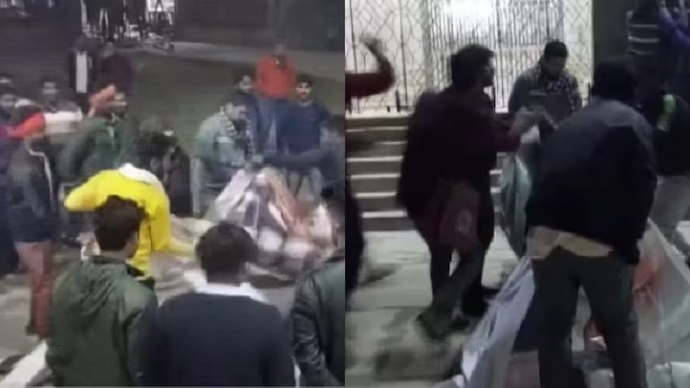 ‘पठान चलेगा, थिएटर जलेगा’: शाहरुख खान-दीपिका पादुकोण की फिल्म के कहीं जले पोस्टर, कहीं विरोध में हनुमान चालीसा पाठ