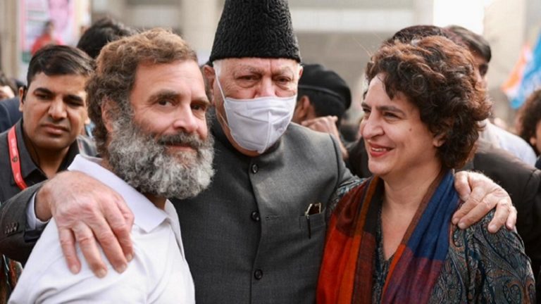 प्रियंका जी माना आपके भाई को अडानी-अबांनी नहीं खरीद पाए, पर वह कौन सा राहुल गाँधी है ​जिसे ‘अडानी का यार’ कहता है हसदेव अरण्य