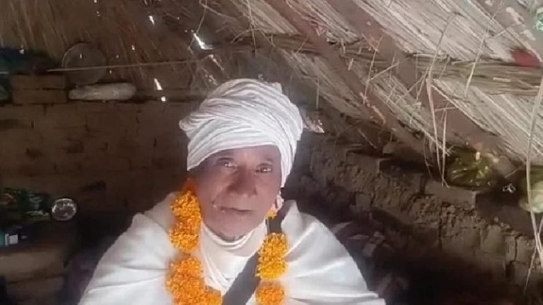 सलीम से बाबा सुखराम बने मुस्लिम बुजुर्ग, हनुमान मंदिर में दीक्षा लेकर की घर वापसी: कहा- अंतरात्मा की आवाज सुन इस्लाम छोड़ा, हिंदू बना