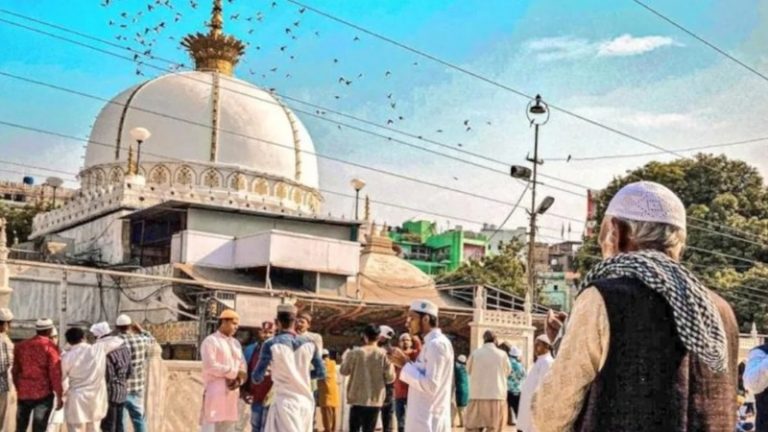 अजमेर दरगाह पर उर्स में बवाल, नारेबाजी के बाद मुस्लिमों ने ही मुस्लिमों को कूटा: खादिमों ने मस्जिद में छिपकर बचाई जान
