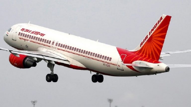 नशे में धुत होकर किया महिला यात्री के कंबल पर पेशाब, होश आने पर गिड़गिड़ाया: Air India फ्लाइट में ‘बदसलूकी’ का दूसरा मामला