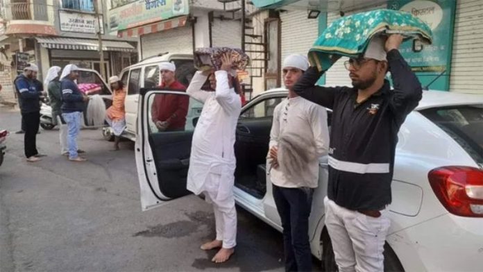 गुरुग्रंथ साहिब लिए सिंधी समुदाय