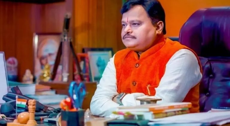 ‘हिंदू राष्ट्र की शपथ- अपराध कैसे’: सुदर्शन टीवी वाले सुरेश चव्हाणके के खिलाफ SC में एक और शिकायत, शो में पूछा था सवाल