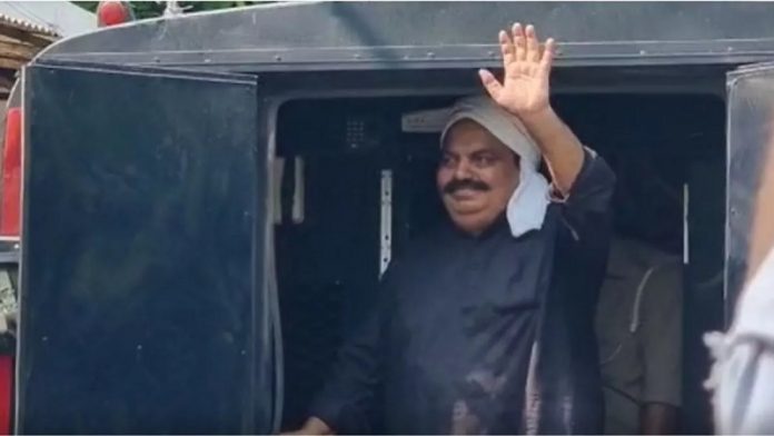 अतीक अहमद, माफिया