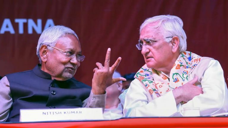 ‘…तो 100 सीटों से भी नीचे चली जाएगी BJP’: ‘इलू-इलू’ वाली सियासत से मोदी को हटाने का ख्वाब देख रही जदयू-कॉन्ग्रेस, खुर्शीद के सामने गिड़गिड़ाए CM नीतीश