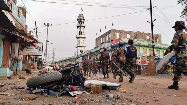 हनुमान मंदिर में भजन-आरती से थी कट्टर मुस्लिमों को दिक्कत, कई महीनों से हिंसा की रच रहे थे साजिश: स्थानीय हिंदू बोले- त्योहार मनाना मुश्किल