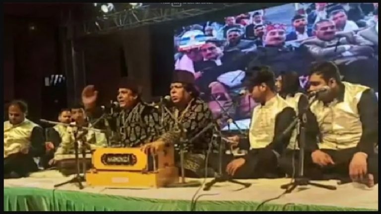 महोत्सव महाशिवरात्रि का, गाना- अल्लाह हू से लेकर लड़का आँख मारे तक: देवभूमि में घिरी कॉन्ग्रेस सरकार, हिमाचल के CM सुक्खू भी थे मौजूद