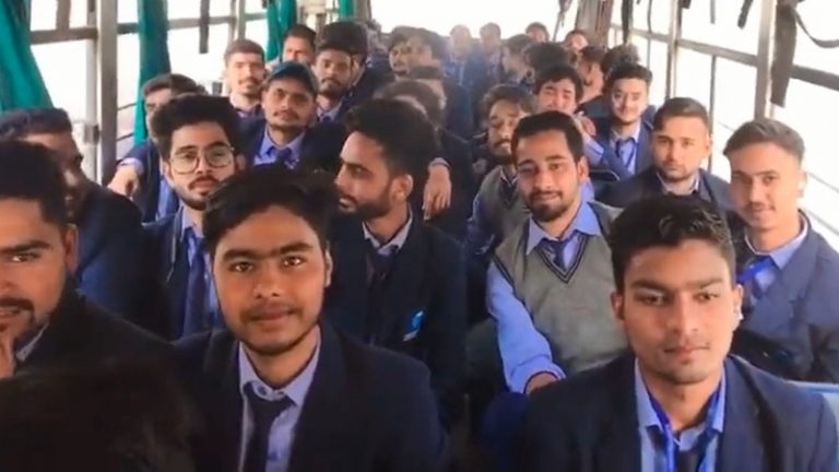 भगोड़े माफिया हाजी इक़बाल की यूनिवर्सिटी, ‘पाकिस्तान ज़िंदाबाद’ के नारे: शाबान-सोबन की हरकत पर हँसते दिखे छात्र, एक्शन में यूपी पुलिस