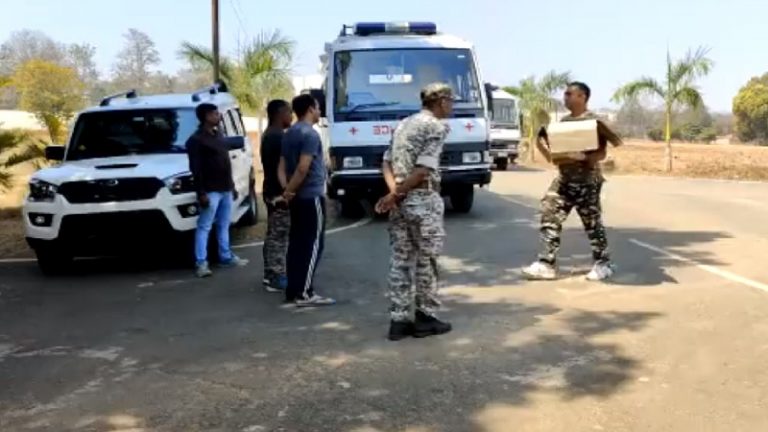 घात लगाए नक्सलियों ने कर दिया हमला, छत्तीसगढ़ में 3 जवान बलिदान: गोलीबारी के साथ-साथ बम धमाके भी, सुकमा में गश्ती के लिए निकली थी टीम