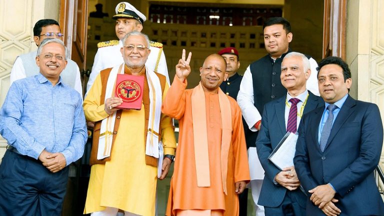 पंचायत-वार्ड स्तर पर डिजिटल लाइब्रेरी, छात्रों को फोन-टैबलेट के लिए ₹3600 करोड़, स्टार्टअप्स को प्रोत्साहन: ‘योगी 2.0’ का दूसरा बजट, 19% से बढ़ेगी GSDP