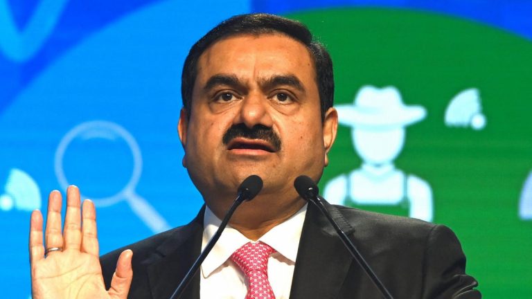 ‘अडानी ग्रुप’ को ₹8.87 लाख करोड़ का नुकसान, सबसे अमीर अरबपतियों की सूची में 2 से 22वें स्थान पर फिसले गौतम अडानी