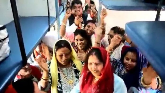मुस्लिम पत्रकार अयोध्या मुजरा