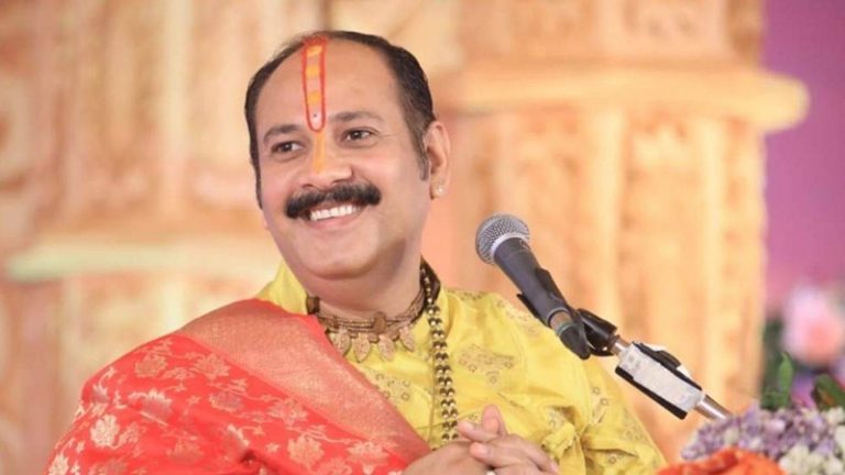 24 लाख रुद्राक्ष, 2 दिन में ही जुट गए 10 लाख लोग, कई किमी लंबी लाइन: जानिए कौन हैं ‘चायवाला’ से कथावाचक बने पंडित प्रदीप मिश्रा