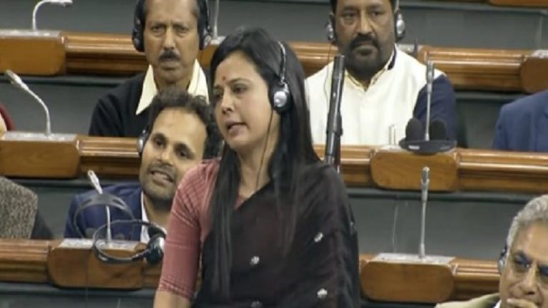 हरामी: लोकसभा में सांसद महुआ मोइत्रा ने BJP नेता को बोला, बवाल के बाद भी हँसती रहीं