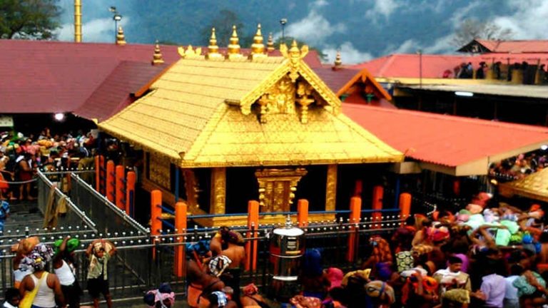 भगवान अयप्पा को रिकॉर्ड चढ़ावा: सबरीमाला मंदिर में सिक्कों का लगा पहाड़, 600 कर्मचारियों का गिनते-गिनते दम फूला