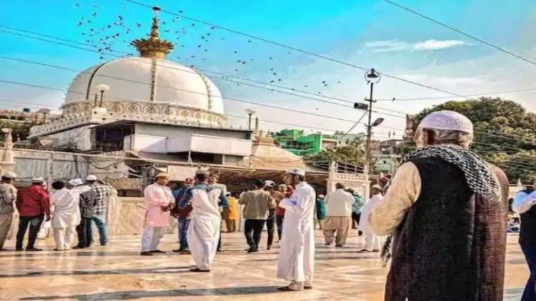 ‘अजमेर दरगाह में चढ़ाए जाने वाले पैसों की ED करे जाँच’: खादिमों ने उठाई माँग, बताया- कमेटी कर रही जमीन का दुरुपयोग