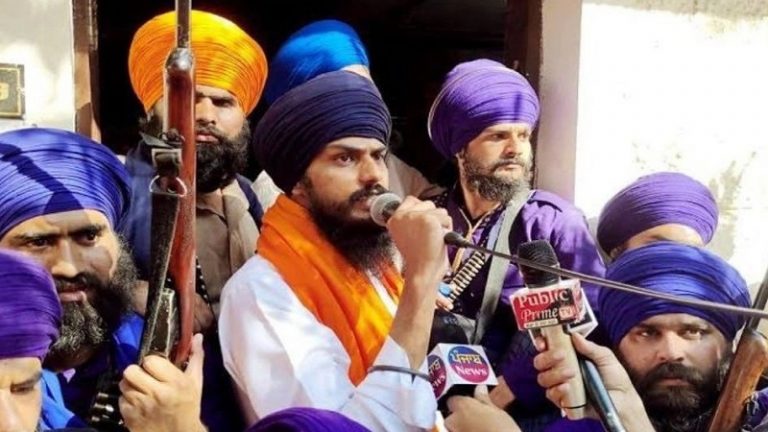 अभी भी फरार है भगोड़ा अमृतपाल सिंह: पंजाब पुलिस ने 78 को गिरफ्तार किया, 9 हथियार बरामद, पूरे राज्य में चलाया जा रहा व्यापक अभियान