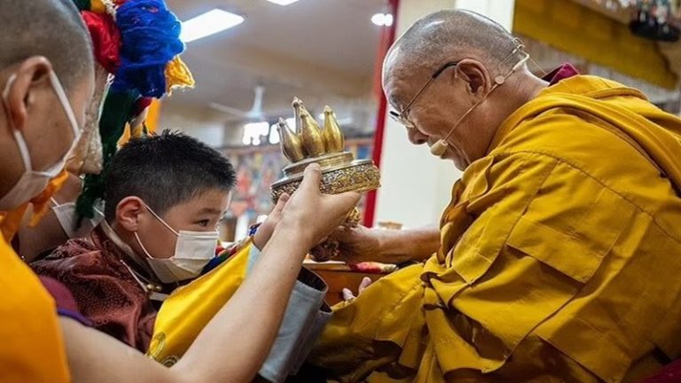 8 साल का बच्चा होगा तिब्बत का तीसरा बौद्ध धर्मगुरु: अमेरिका में जन्म, हिमाचल में समारोह; बोले दलाई लामा- मंगोलिया में मिलना शुभ