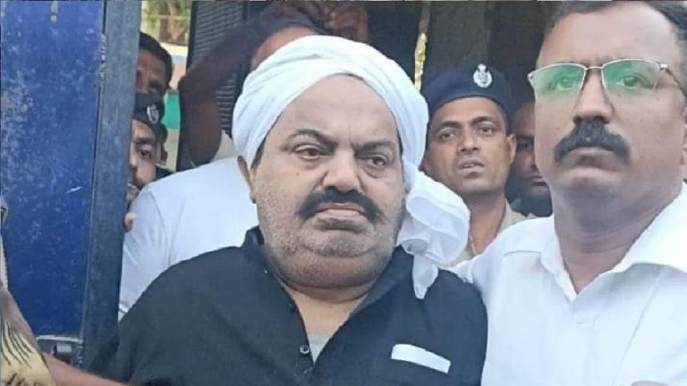 मुझे मारना चाहते हैं… अतीक अहमद को लेकर साबरमती जेल से निकली यूपी पुलिस, काफिले के पीछे आने से मीडिया को रोका गया: 1300 Km का है रास्ता