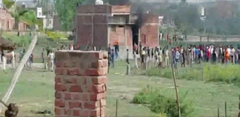 बिहार-बंगाल में बढ़ा बवाल, धारा 144 लागू: पथराव रोकने के लिए सुरक्षाबल तैनात, कट्टरपंथियों ने हिंदुओं के घर-दुकानों में आग लगाई