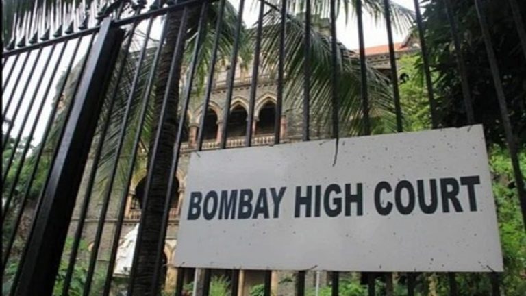 ‘बिना गंदी नीयत नाबालिग के सिर और पीठ पर हाथ फेरना अपराध नहीं’: बॉम्बे HC ने सज़ा पाए युवक को बरी किया, 11 साल पुराना मामला