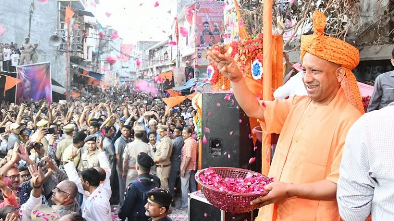 6 साल, 178 बदमाश ढेर: योगी आदित्यनाथ के CM बनने के बाद 23000 अपराधी पहुँचे सलाखों के पीछे, 10713 एनकाउंटर