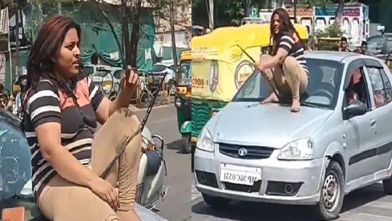 बीच चौराहे पर युवती ने मचाया उत्पात: राह चलते लोगों से स्कूटी-कार छीन कर चढ़ने लगी, पुलिस बैरिकेड उठा कर फेंक डाला